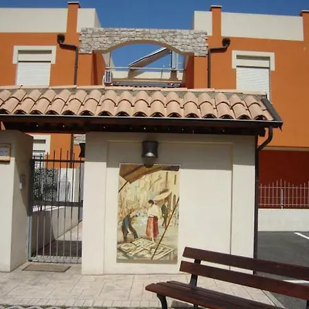 Borgonovo Apartment